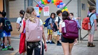היום הראשון לשנת הלימודים החדשה, בבית ספר כרמל גבריאלי בתל אביב | אבשלום ששוני, פלאש 90 היום הראשון לשנת הלימודים החדשה, בבית ספר כרמל גבריאלי בתל אביב | אבשלום ששוני, פלאש 90