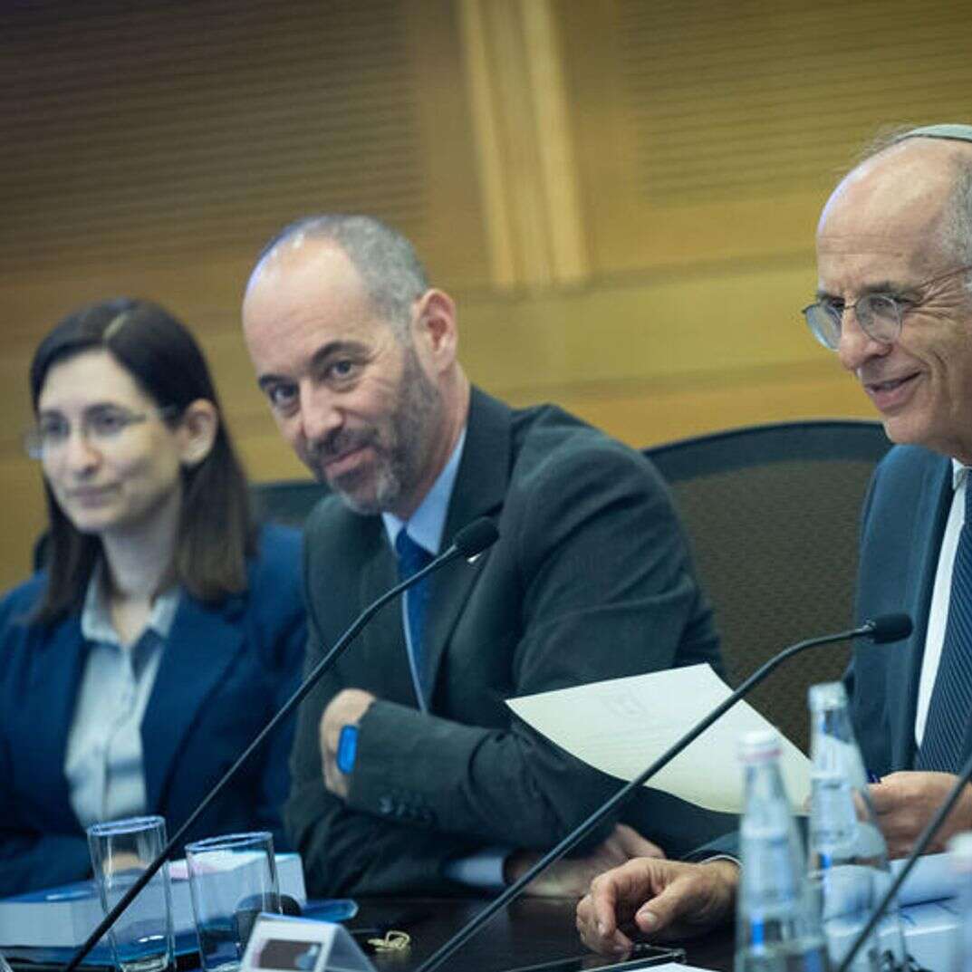 השופט נעם סולברג בוועדת הבחירות המרכזית | יונתן זינדל / פלאש 90 השופט נעם סולברג בוועדת הבחירות המרכזית | יונתן זינדל / פלאש 90