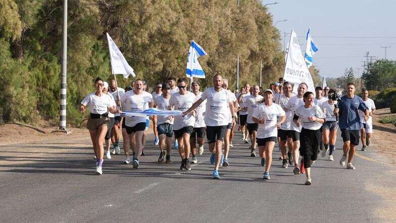 נבחרת "משפחה אחת" התאמנה בניר עוז לקראת מרתון שיקגו 2026 | יח"צ נבחרת "משפחה אחת" התאמנה בניר עוז לקראת מרתון שיקגו 2026 | יח"צ