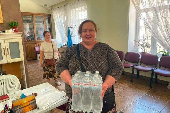 חלוקת ערכות חג ליהודי אוקראינה | FJCU חלוקת ערכות חג ליהודי אוקראינה | FJCU
