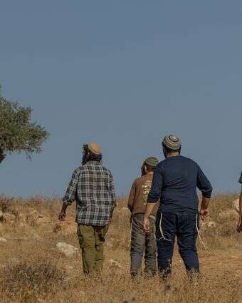 מתיישבים באזור רמת מגרון. למצולמים אין קשר לנאמר במאמר | חיים גולדברג, פלאש 90