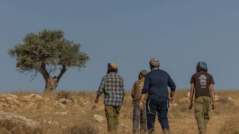 מתיישבים באזור רמת מגרון. למצולמים אין קשר לנאמר במאמר | חיים גולדברג, פלאש 90 מתיישבים באזור רמת מגרון. למצולמים אין קשר לנאמר במאמר | חיים גולדברג, פלאש 90