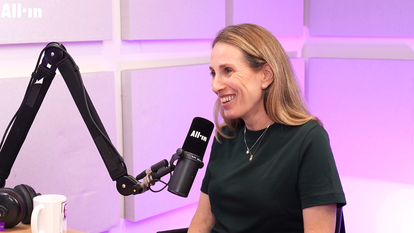 שירה שפירא מתארחת בפודקאסט של נדב פרי | צילום מסך מיוטיוב, בית הפודקאסטים All in שירה שפירא מתארחת בפודקאסט של נדב פרי | צילום מסך מיוטיוב, בית הפודקאסטים All in