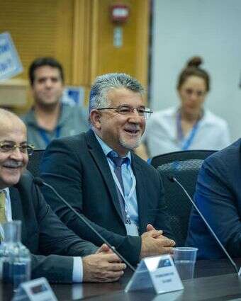חברי הרשימה המשותפת מגישים את מועמדותם לוועדת הבחירות המרכזית בכנסת | יונתן זינדל, פלאש 90