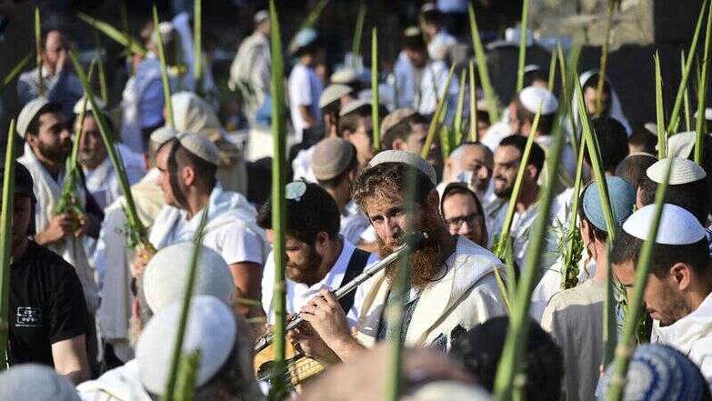 תפילת שחרית של חול המועד סוכות בקצרין | מיכאל גלעדי, פלאש 90 תפילת שחרית של חול המועד סוכות בקצרין | מיכאל גלעדי, פלאש 90