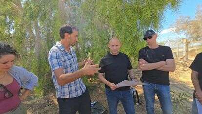 יו"ר מפלגת "ביחד", נפתלי בנט, בסיור בעוטף עזה עם חברי תנועת "צו 9" | צו 9 יו"ר מפלגת "ביחד", נפתלי בנט, בסיור בעוטף עזה עם חברי תנועת "צו 9" | צו 9