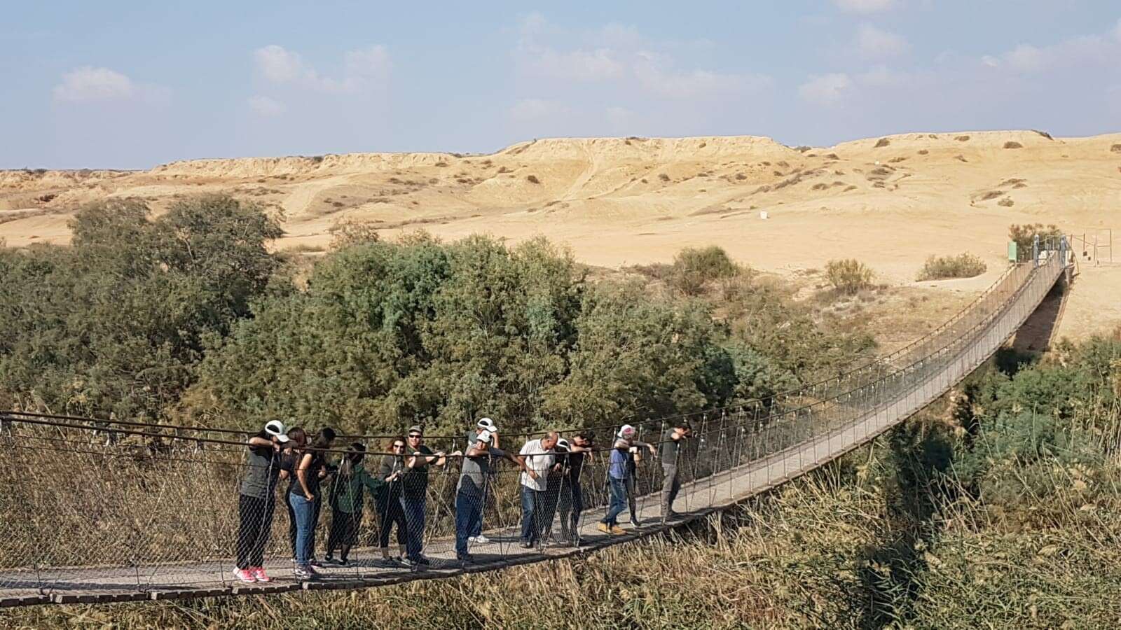הגשר התלוי בדרך הבשור | גלעד גבאי רשות הטבע והגנים הגשר התלוי בדרך הבשור | גלעד גבאי רשות הטבע והגנים