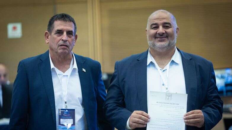 יונתן זינדל / פלאש 90 | מנסור עבאס ויואב סגלוביץ, מפלגת רע"ם