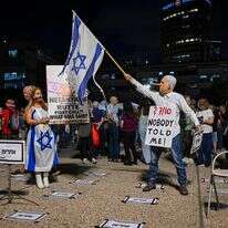 מפגינים נגד ראש הממשלה בנימין נתניהו בכיכר החטופים בתל אביב | אבשלום ששוני, פלאש 90