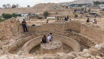 ביקור בממצאי ארכיאולוגיה בעיר יריחו | חיים גולדברג, פלאש 90 ביקור בממצאי ארכיאולוגיה בעיר יריחו | חיים גולדברג, פלאש 90