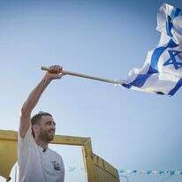 אבינתן אור עם חזרתו לביתו משבי חמאס | טל גל // פלאש 90 אבינתן אור עם חזרתו לביתו משבי חמאס | טל גל // פלאש 90