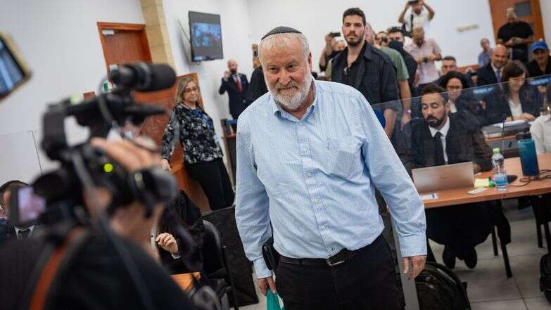 היועץ המשפטי לממשלה לשעבר אביחי מנדלבליט מגיע להעיד במשפטו של ראש הממשלה בנימין נתניהו בבית המשפט המחוזי בירושלים, 11 באוקטובר 2026 | חיים גולדברג, פלאש 90