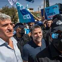 שר האוצר ויו״ר הציונות הדתית בצלאל סמוטריץ בסיור בחירות בשוק מחנה יהודה בירושלים | חיים גולדברג, פלאש 90 שר האוצר ויו״ר הציונות הדתית בצלאל סמוטריץ בסיור בחירות בשוק מחנה יהודה בירושלים | חיים גולדברג, פלאש 90