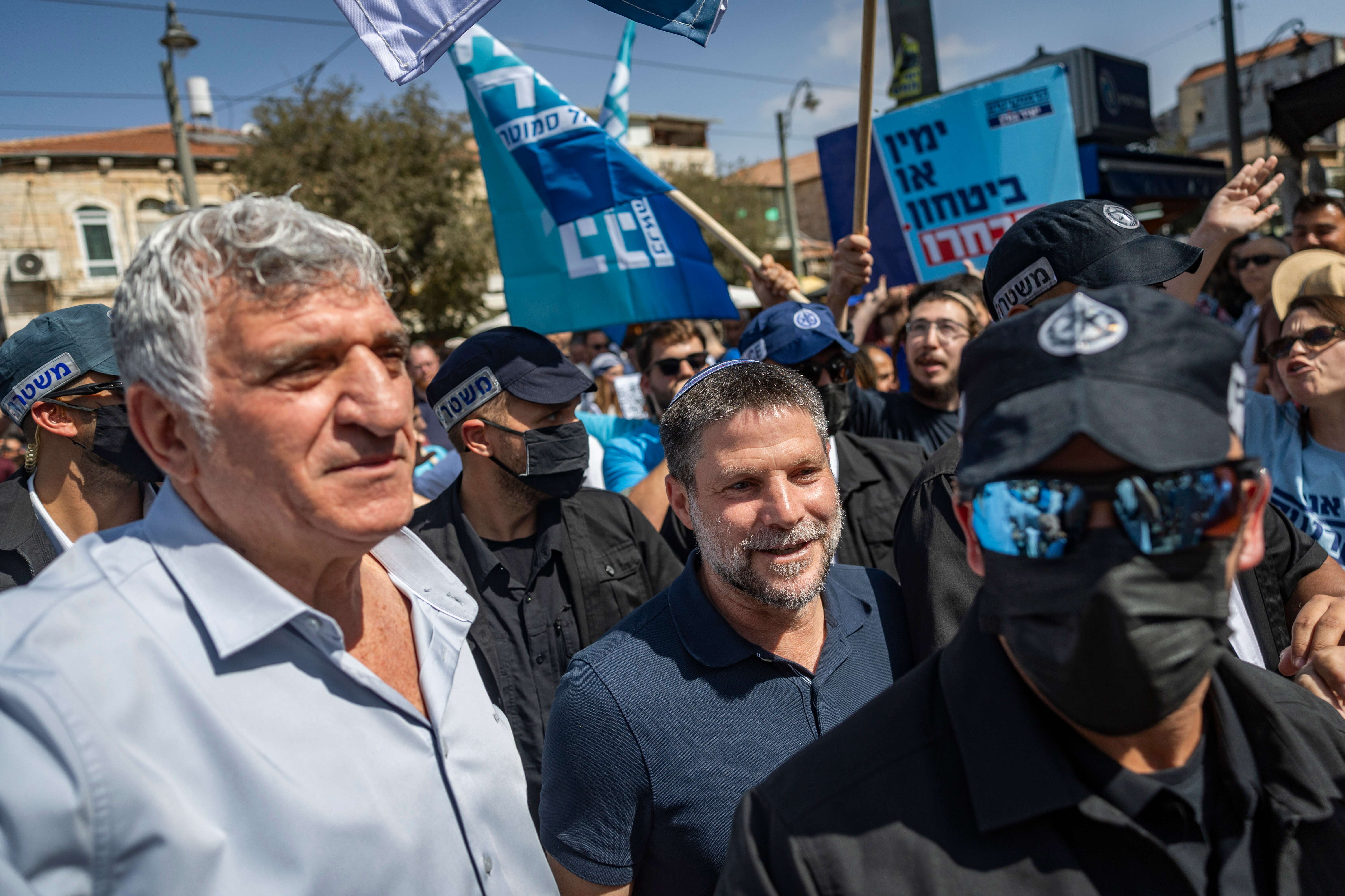 הצצה נדירה: כך עובדים הקמפיינים לפני הבחירות כדי להשיג מצביעים