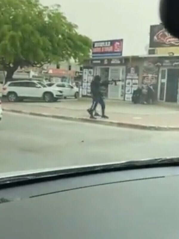 בדואים חמושים בנגב | מתוך הרשתות החברתיות, שימוש לפי סעיף 27א לחוק זכויות יוצרים בדואים חמושים בנגב | מתוך הרשתות החברתיות, שימוש לפי סעיף 27א לחוק זכויות יוצרים