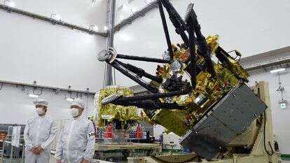 סוכנות החלל היפנית (JAXA) חושפת חללית עבור משימת חקר ירחי מאדים (Martian Moons eXploration), במרכז החלל טנגשימה במינמיטנה, דרום-מערב יפן | AP סוכנות החלל היפנית (JAXA) חושפת חללית עבור משימת חקר ירחי מאדים (Martian Moons eXploration), במרכז החלל טנגשימה במינמיטנה, דרום-מערב יפן | AP