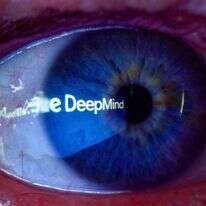 הלוגו של "גוגל דיפמיינד" (Google DeepMind) משתקף בעינו של אדם | AP הלוגו של "גוגל דיפמיינד" (Google DeepMind) משתקף בעינו של אדם | AP