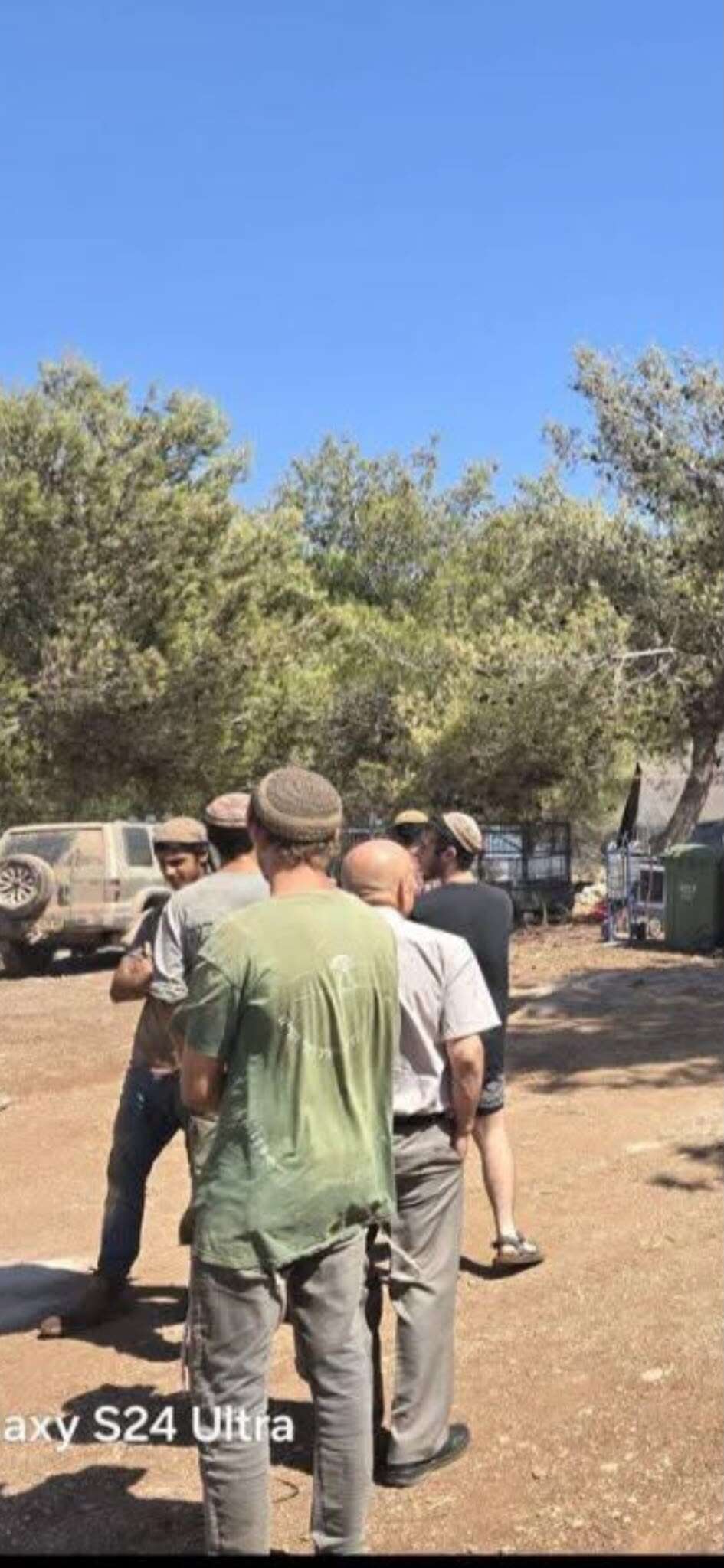המתנדבים בחוות המרעה בהר גילון | באדיבות המצולמים המתנדבים בחוות המרעה בהר גילון | באדיבות המצולמים
