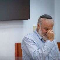 היועץ המשפטי לממשלה לשעבר אביחי מנדלבליט מגיע להעיד במשפטו של ראש הממשלה בנימין נתניהו בבית המשפט המחוזי בירושלים, 20 באוקטובר 2026 | חיים גולדברג, פלאש 90 היועץ המשפטי לממשלה לשעבר אביחי מנדלבליט מגיע להעיד במשפטו של ראש הממשלה בנימין נתניהו בבית המשפט המחוזי בירושלים, 20 באוקטובר 2026 | חיים גולדברג, פלאש 90
