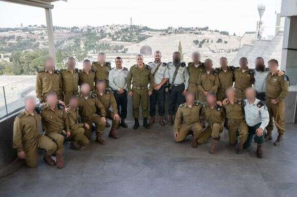 הרמטכ"ל אייל זמיר עם מסיימי קורס הקצינים הראשון של חטיבת החשמונאים | דובר צה"ל