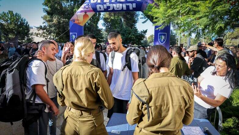 סוגיית הגיוס תשפיע על קולות הצעירים. מתגייסים, אילוסטרציה | צילום: עודד קרני, פלאש 90