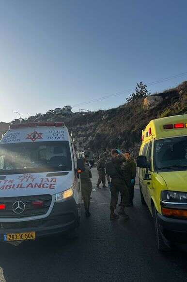 זירת הפיגוע במחסום תרקומיא, חשון תשפ"ז (אוקטובר 2026) | מד"א זירת הפיגוע במחסום תרקומיא, חשון תשפ"ז (אוקטובר 2026) | מד"א