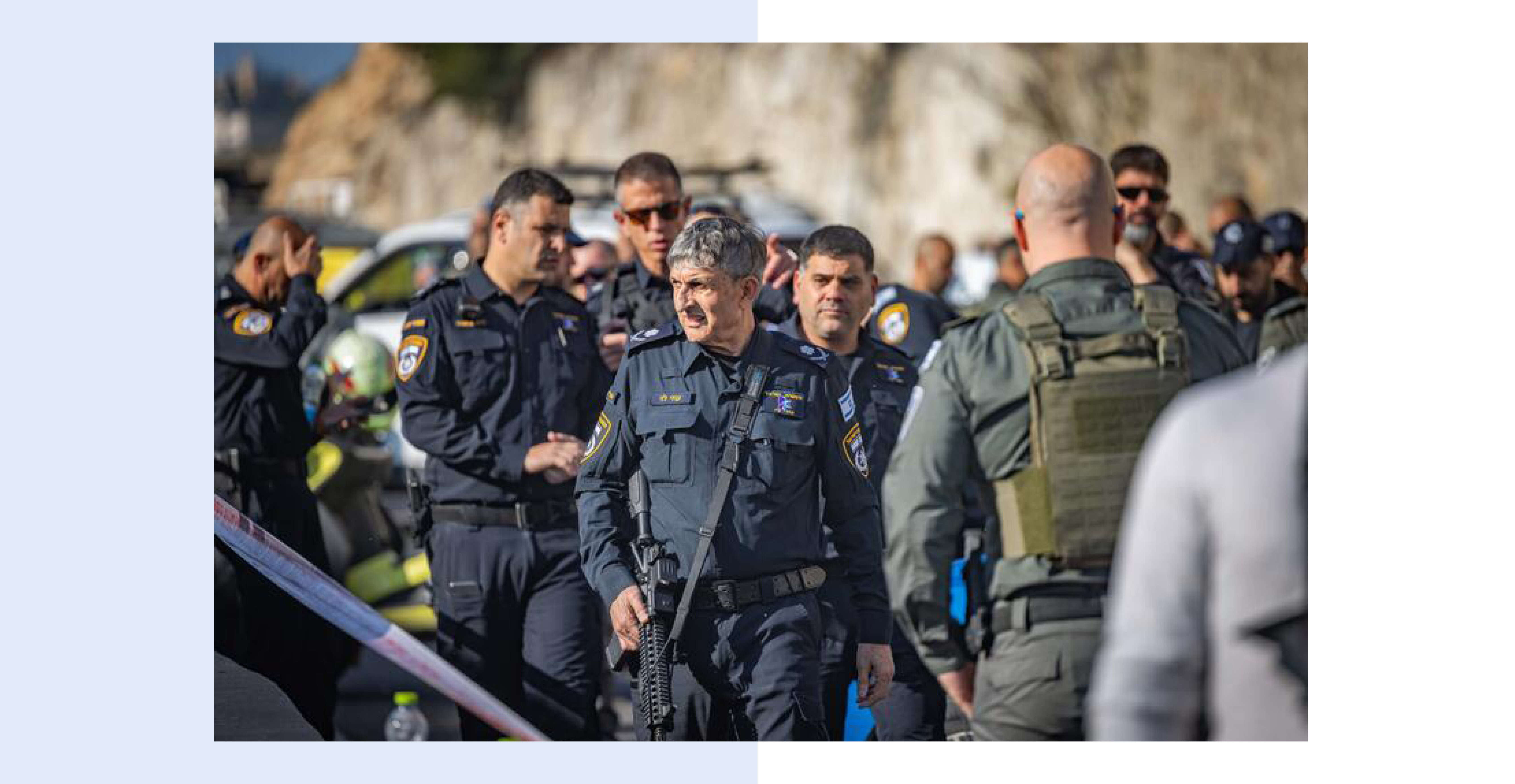 "צריך לספר גם את הסיפור של ה'למה' - למה אנשים כמו עוזי ופקודיו היו מוכנים להקריב את חייהם". לוי, בעת שירותו בתור מפקד מחוז ש"י, בזירת פיגוע ליד מעלה אדומים | חיים גולדברג, פלאש 90 "צריך לספר גם את הסיפור של ה'למה' - למה אנשים כמו עוזי ופקודיו היו מוכנים להקריב את חייהם". לוי, בעת שירותו בתור מפקד מחוז ש"י, בזירת פיגוע ליד מעלה אדומים | חיים גולדברג, פלאש 90