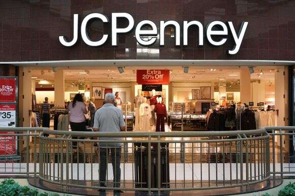 חזית חנות של רשת בתי הכלבו ג'יי סי פני (JC Penney) במרכז הקניות גלריה בבאפלו, ארצות הברית | ג'ין ג'יי פוסקר / AP חזית חנות של רשת בתי הכלבו ג'יי סי פני (JC Penney) במרכז הקניות גלריה בבאפלו, ארצות הברית | ג'ין ג'יי פוסקר / AP