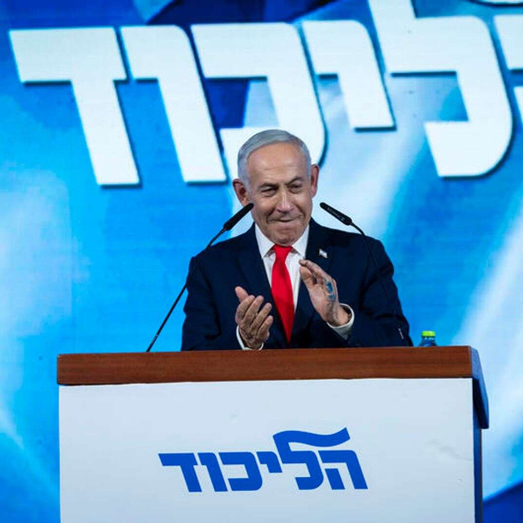 ראש הממשלה בנימין נתניהו במטה הליכוד, כמה שעות אחרי סגירת הקלפיות | חיים גולדברג / פלאש 90 ראש הממשלה בנימין נתניהו במטה הליכוד, כמה שעות אחרי סגירת הקלפיות | חיים גולדברג / פלאש 90