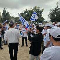 חברי מטה "ימין מנצח" ביום הבחירות | חופשי חברי מטה "ימין מנצח" ביום הבחירות | חופשי