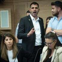 שר התקשורת, שלמה קרעי | יונתן זינדל, פלאש 90