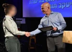 ד ד