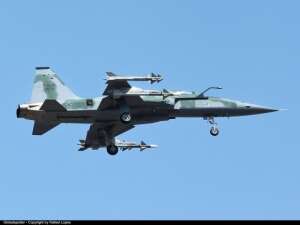 מטוס F-5EM ברזילאי עם טיל פיתון של רפאל . מקור: aereo.jor.br מטוס F-5EM ברזילאי עם טיל פיתון של רפאל . מקור: aereo.jor.br