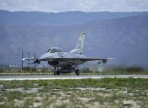   F-16 (: AP)