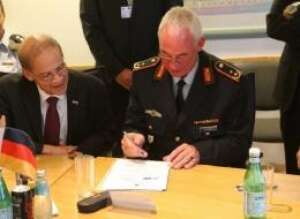 Major General Dr. Anskar Rieks at the signing of the agreement. (Source: Embassy of Israel in Germany / Ruskol) Major General Dr. Anskar Rieks at the signing of the agreement. (Source: Embassy of Israel in Germany / Ruskol)