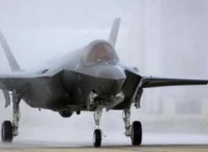 מטוס קרב מדגם F-35 (צילום:AP) מטוס קרב מדגם F-35 (צילום:AP)