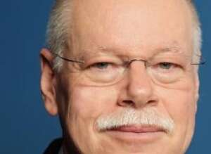 https://www.inneres.bremen.de/wir_ueber_uns/senator_ulrich_maeurer-2523 https://www.inneres.bremen.de/wir_ueber_uns/senator_ulrich_maeurer-2523