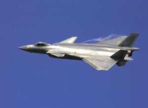 מטוס הקרב הסיני חדש מסוג J-20 (צילום: AP) מטוס הקרב הסיני חדש מסוג J-20 (צילום: AP)