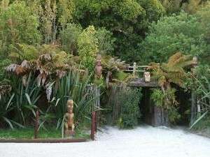 כניסה לכפר מאורי כניסה לכפר מאורי