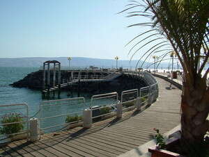 מעגן הסירות בכנרת בעין גב מעגן הסירות בכנרת בעין גב