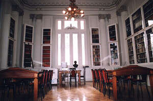 הספריה בתיאטרון קולון הספריה בתיאטרון קולון