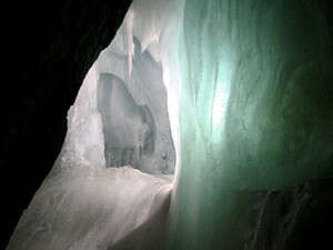 הכניסה למערת המלח של האלשטט הכניסה למערת המלח של האלשטט