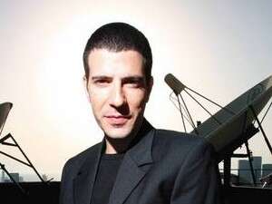 שרון גל. מתאמץ מדי שרון גל. מתאמץ מדי