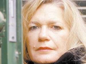 בתיה גור   בתיה גור