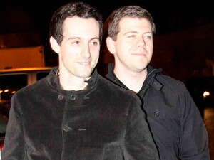 עברי לידר ומייק. אם בא לכם להיות חבר שלו בזמן הקרוב. עברי לידר ומייק. אם בא לכם להיות חבר שלו בזמן הקרוב.