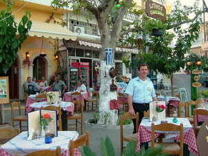 הטברנה של ניקוס בכפר מוקוס הטברנה של ניקוס בכפר מוקוס