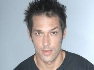 יוני. מנשנש מהשבלול. יוני. מנשנש מהשבלול.