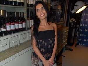 דנה מזרחי. נכנסה ברווח שבין שיטת סטניסלבסקי לשיטת השקשוקה. דנה מזרחי. נכנסה ברווח שבין שיטת סטניסלבסקי לשיטת השקשוקה.