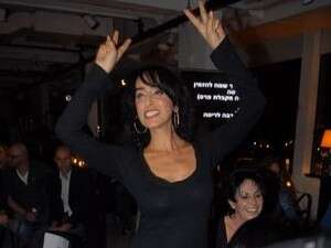 ריטה. מדונה, תאמצי אותי. ריטה. מדונה, תאמצי אותי.