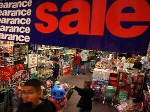 האמריקנים קונים בהמוניהם האמריקנים קונים בהמוניהם